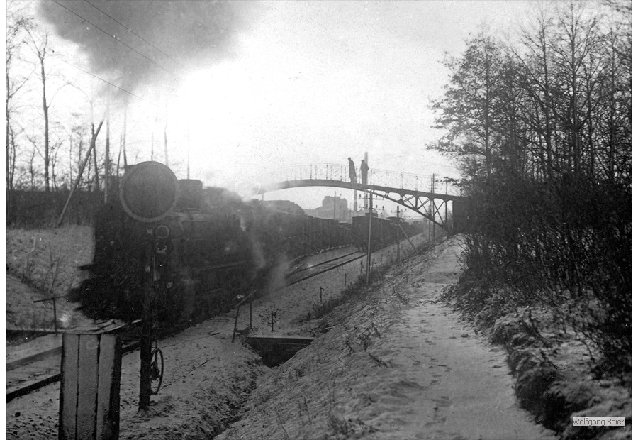 Brücke über die Eisenbahnstrecke nach Ribnitz (1925)