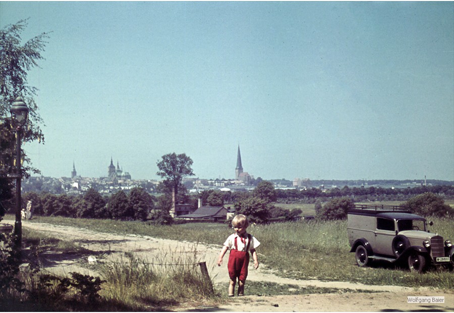 Blick aus dem Kasper-Ohm-Weg auf Rostock (1938)