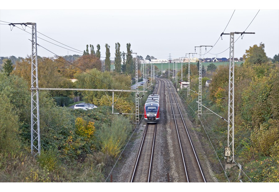 Nahverkehrszug nach Rostock auf der Stralsunder Strecke 2013. (Foto: Berth Brinkmann)