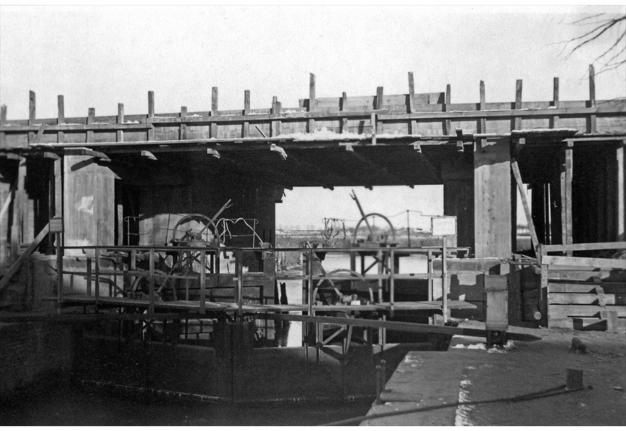 Neubau der Schleusenbrücke am Mühlendamm (W.Baier 1933)