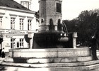 Der Brinckman-Brunnen von Paul Wallat auf dem Schröderplatz in Rostock (1914 Archiv: Berth Brinkmann)