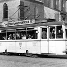 Um 1968 befährt ein LOWA-Zug der Linie 4 den Alten Markt. (Archiv: Rostocker Nahverkehrsfreunde)