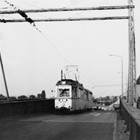 Ein LOWA-Zug der Linie 4 um 1972 auf der Petribrücke. (Archiv: Rostocker Nahverkehrsfreunde)