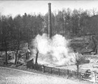 Sprengung des Schornsteins der abgebrannten Fabrik im Stadtpark von Brinckmansdorf 1928. (Foto: Sammlung Achim Merkord)